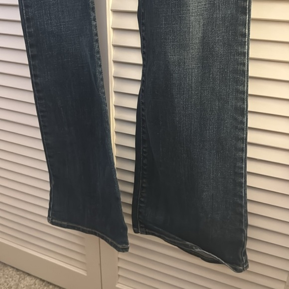 Levi’s Slight Curve Classic Boot Cut Jeans 6/28 EUC Dark Denim - Picture 2 of 6